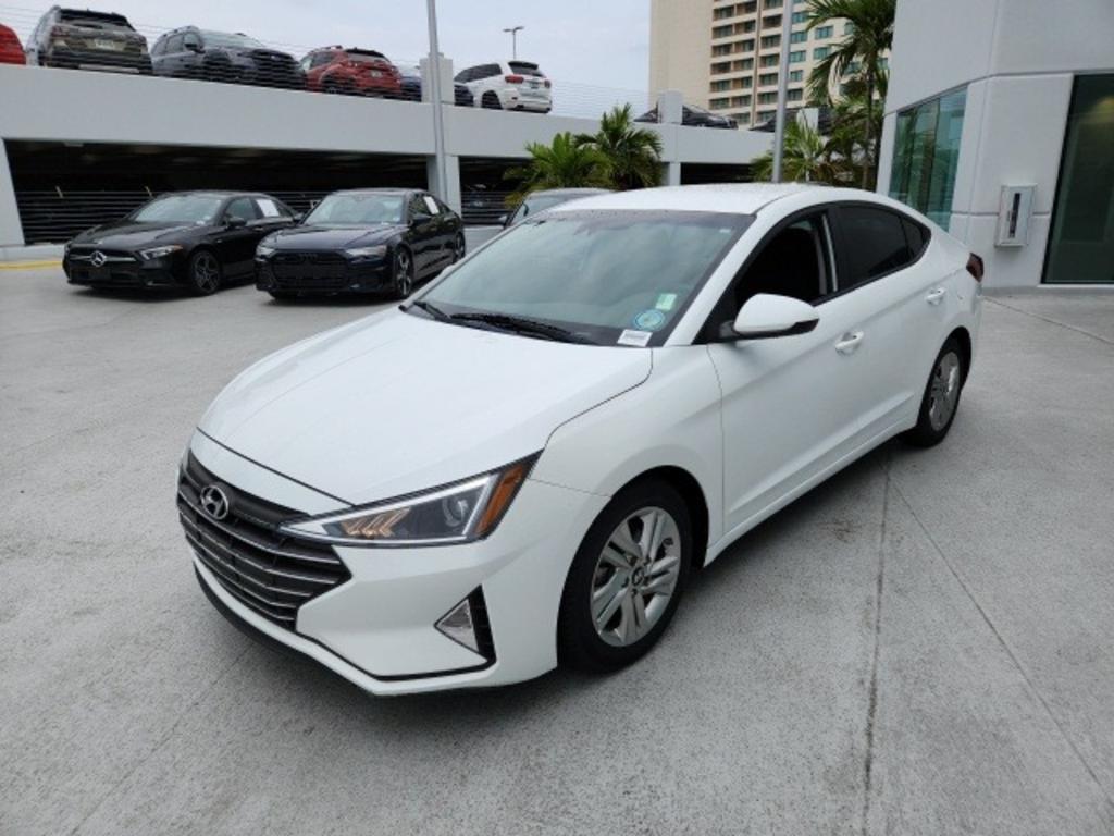 2020 Hyundai Elantra SEL photo 8